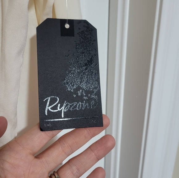 Beautiful Kimono - Picture 6 of 6